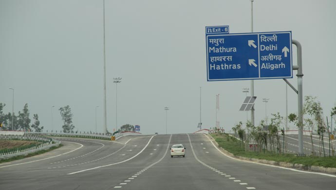 In only all roads in India were built like this!