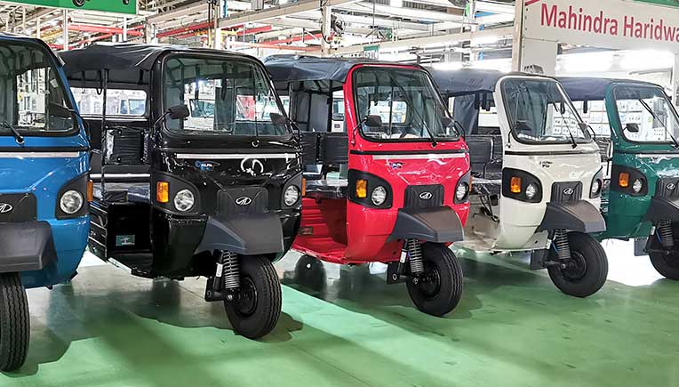 50000th electric Mahindra e-Alfa rolls out of Haridwar Plant 