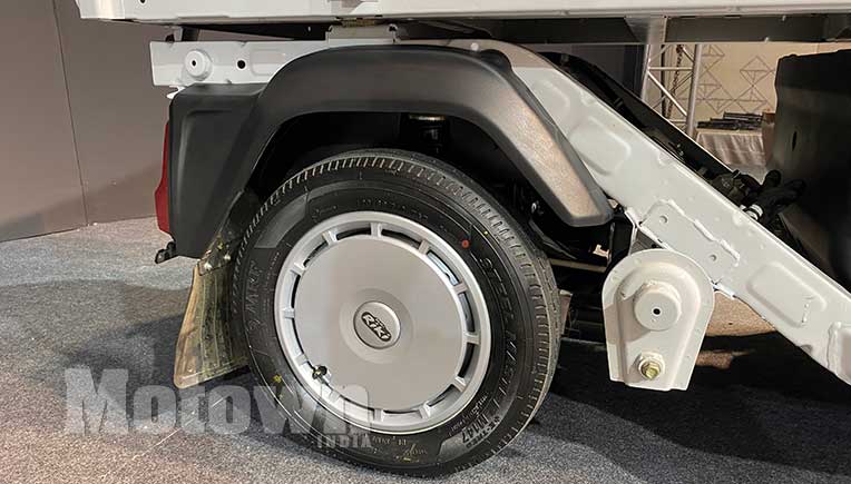 Bajaj Riki P4005, Riki C4005 e-rickshaws launched