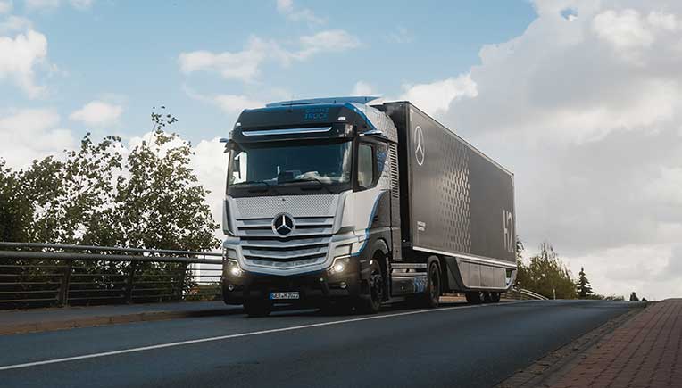 Daimler Truck demonstrates practicality of hydrogen trucks