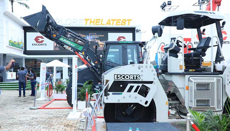 Escorts unveils India’s first Hybrid Pick-n-Carry Crane, Mono Chassis Safe Crane 