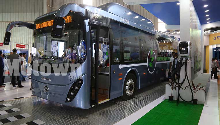 Tata Motors leads EV retail CV sales, Mahindra for e3Ws in June 2025