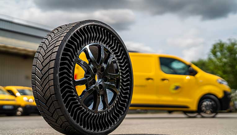 Michelin Uptis puncture-proof tyres for French postal delivery vehicles 