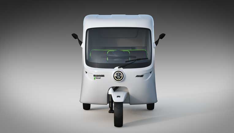 On display at the expo, is a futuristic 3W EV concept which combines a well styled light weight body with advantages of the Greaves Altigreen drive train technology. 