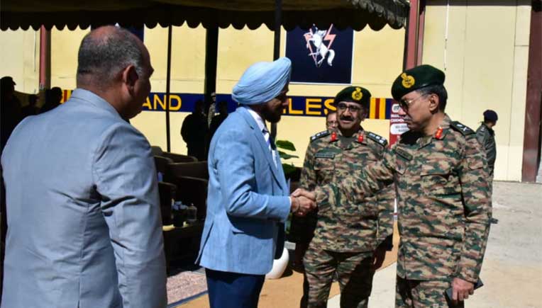 Col-Rajwinder-Singh,-Retd.,-COO,-ADSL,-JCBL-Group-greeting-Army-Officers