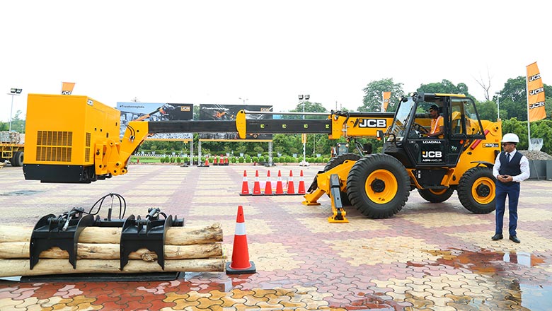 JCB  showcased its telehandlers, skid steer loaders and super loaders in New Delhi