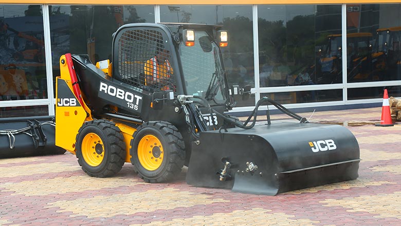 JCB  showcased its telehandlers, skid steer loaders and super loaders in New Delhi