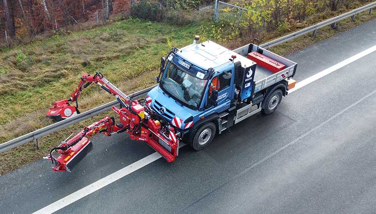 Mercedes Unimog prototype tested with hydrogen combustion engine