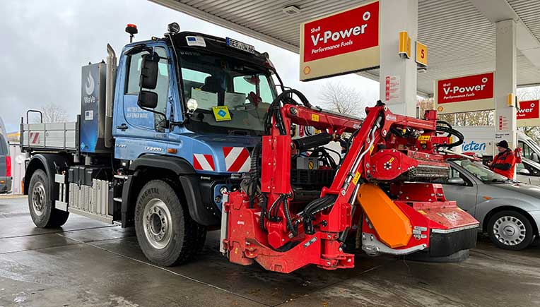Mercedes Unimog prototype tested with hydrogen combustion engine