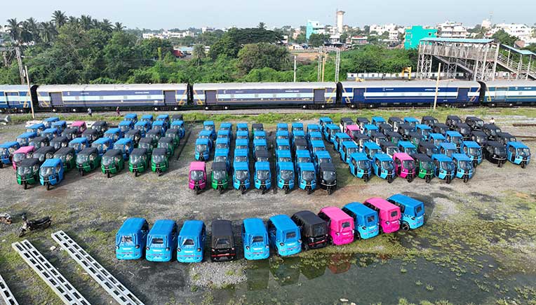 Montra Electric Last-Mile Mobility dispatches  175 e-3Ws by rail