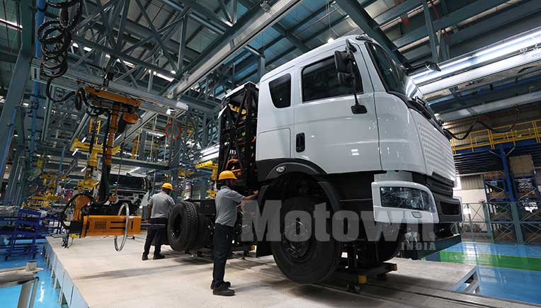 Montra Electric launches all new Rhino 5538 EV 4x2 TT at Rs 1.15 crore