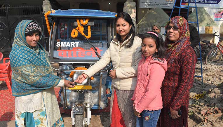 SMV Green Solutions felicitates women e-rickshaw drivers 