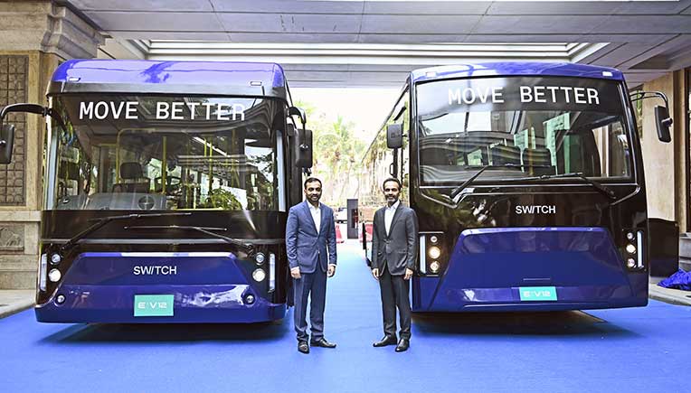 Mahesh-Babu,-Director-&-CEO-_-Switch-Mobility-India,-COO-_-Switch-Mobility-Ltd--Dheeraj-Hinduja,-Chairman,-Switch-Mobility