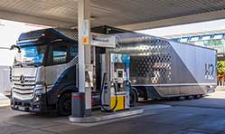 Daimler Truck demonstrates practicality of hydrogen trucks