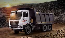 Mahindra commences delivery of 100 Blazo 55T 4X2 to World Wide Movers