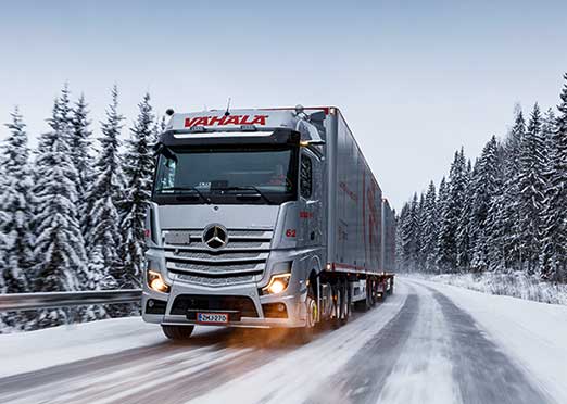 Through hail, rain or snow with the new Mercedes Actros in Finland