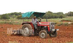 Tractor sales decline by 1.5 pc YoY in September 2022, reveals FADA