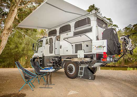 Unimog U 430 becomes an Earth Cruiser in Australia