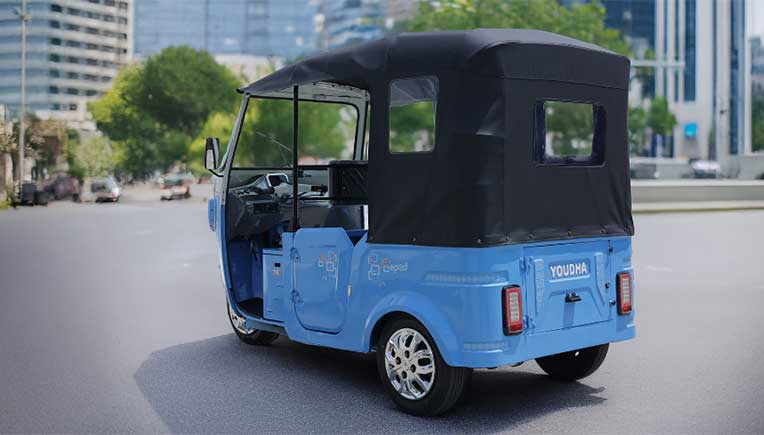 Zuperia Auto drives into L5 passenger EV market with Youdha EPOD 