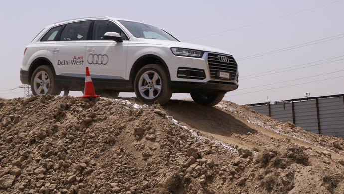Audi Q series off-road drive
