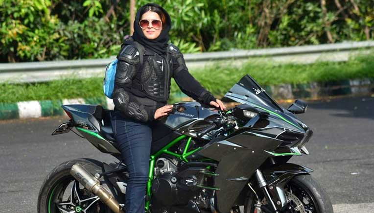 biker Roshni Misbah