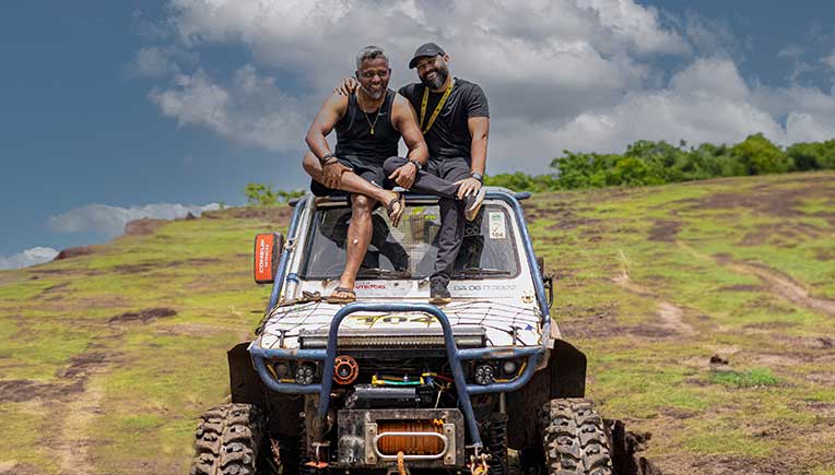 (R-L)-RFC-India-2023-Champions-Cedrick-Jordan-DaSilva-and-co-driver-Mackwin-Dias-from-Goa