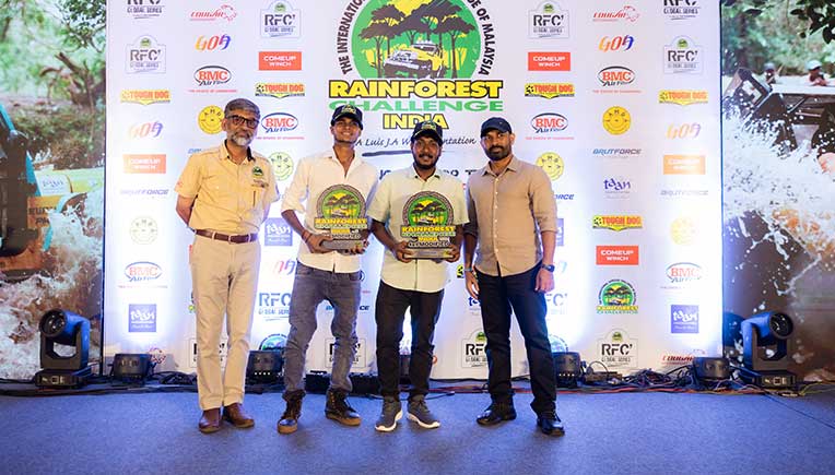Cougar-Motorsport_s-Director-Ashish-Gupta-and-Veteran-Offroader-Cedrick-Jordan-Da-Silva-with-RFC-India-2025-_4x4-Modified_-category-Overall-Champions