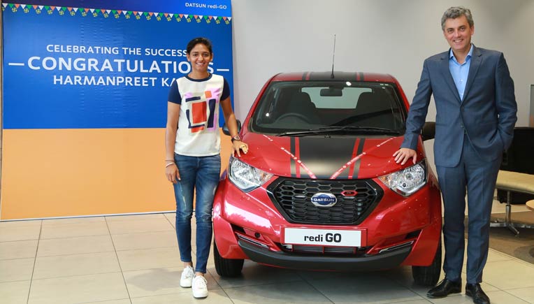 Harmanpreet Kaur with Jerome Saigot, Vice President, Datsun India