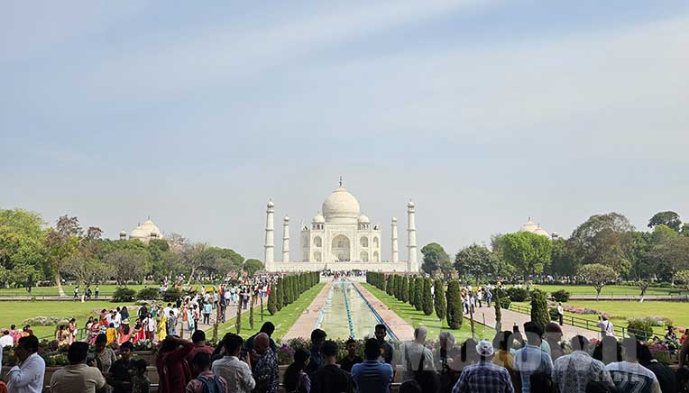Taj Mahal by road: Seven seats, one experience 
