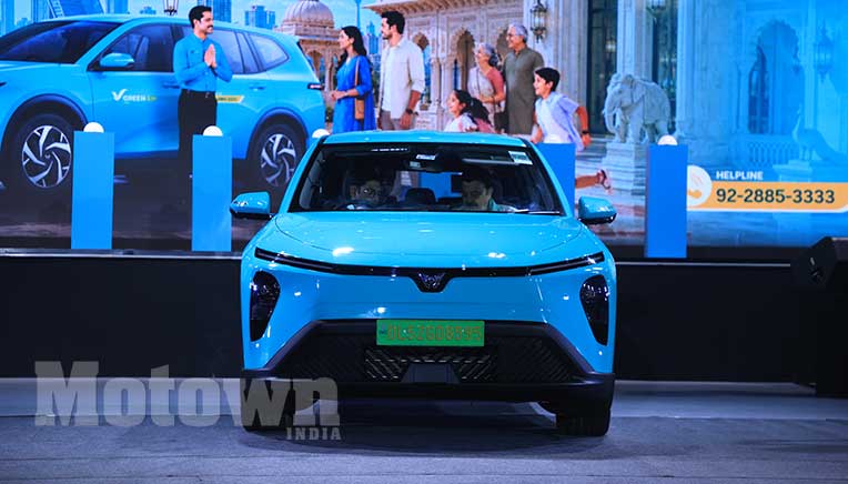 Green SM Limo, a fully electric taxi service, launched in India