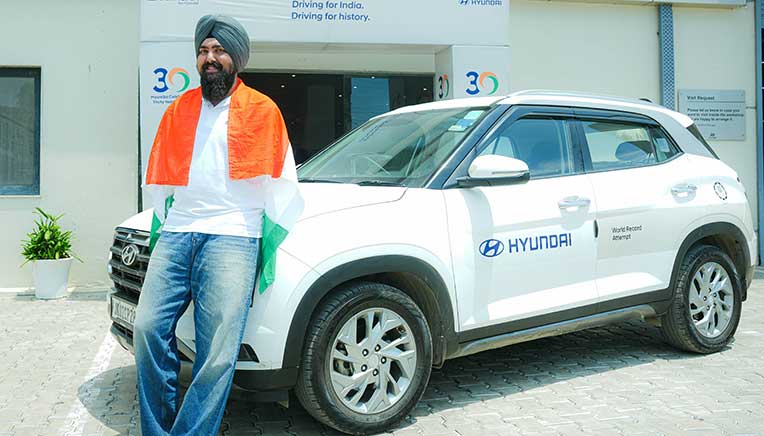 Hyundai celebrates completion of para-athlete’s road journey