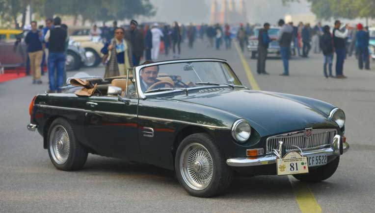 1965 MGB Convertible at India Gate