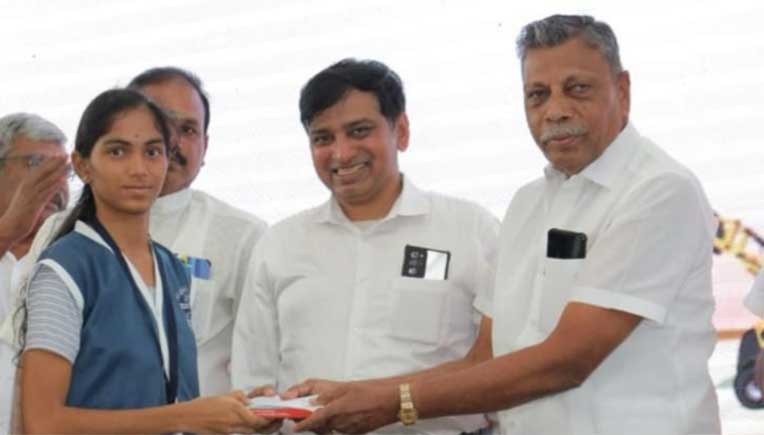 Mahindra empowers daughters of truck drivers 