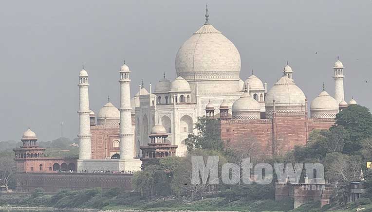 Taj Mahal by road: Seven seats, one experience 