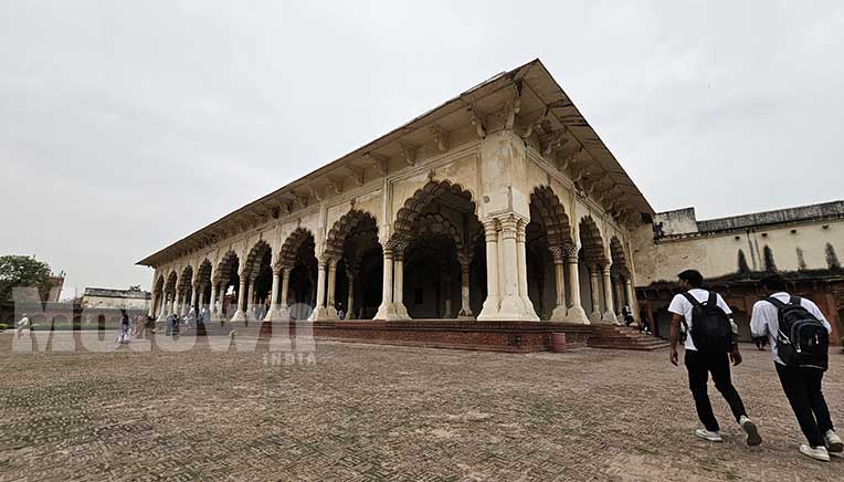 Taj Mahal by road: Seven seats, one experience 