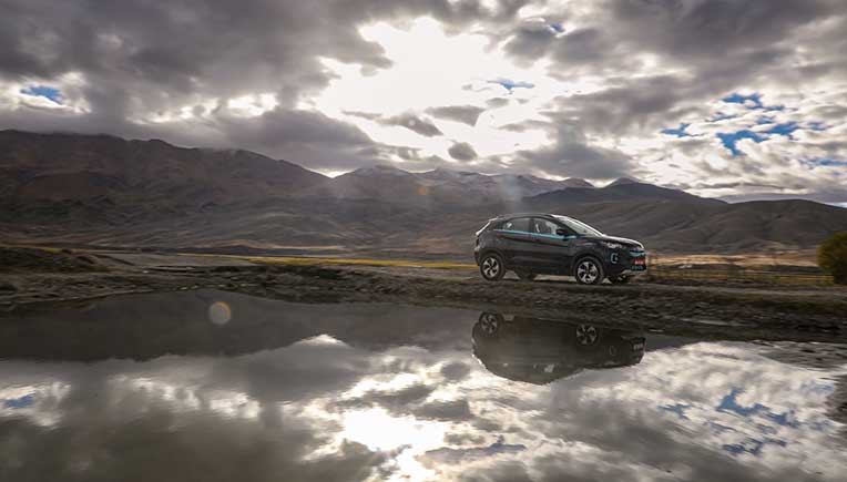 Tata Nexon EV Max 1st electric car to reach world’s highest motorable road - Umling La