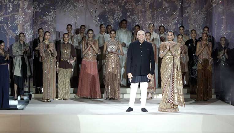 Tarun-Tahiliani's-Show-at-The-Oberoi-Concours-d’Elegance-at-The-Oberoi-Udaivilas,-Udaipur,-2026
