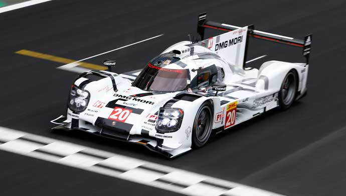 Porsche 919 Hybrid LMP1 race car