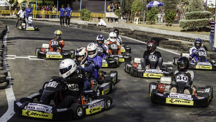 The race in progress