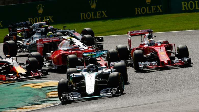Nico Rosberg leading; Pic courtesy Daimler